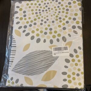 Leaf Patterned Tablecloth